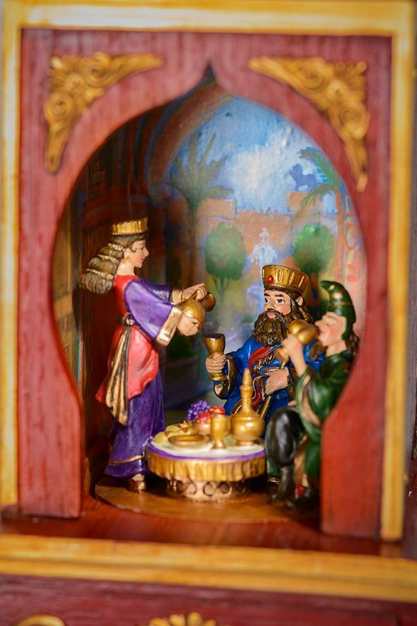 Animated Purim Grandfather Clock - Image 3