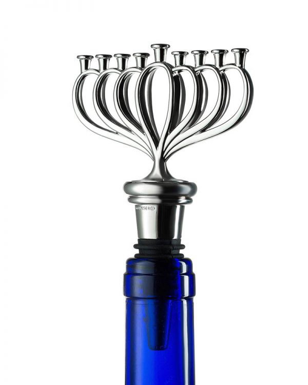 Chanukah Wine And Gift Ensemble - Image 2