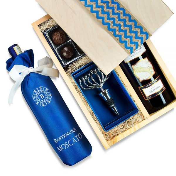 Chanukah Wine And Gift Ensemble