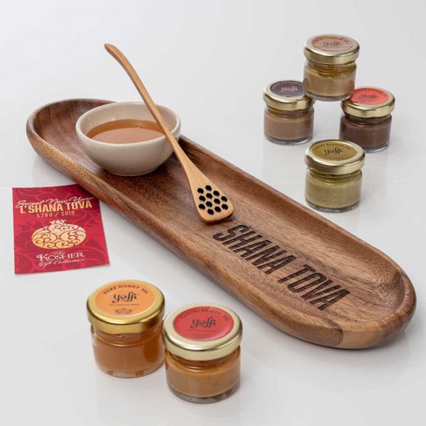 SHANA TOVA Wooden Tray with Gourmet Spreads